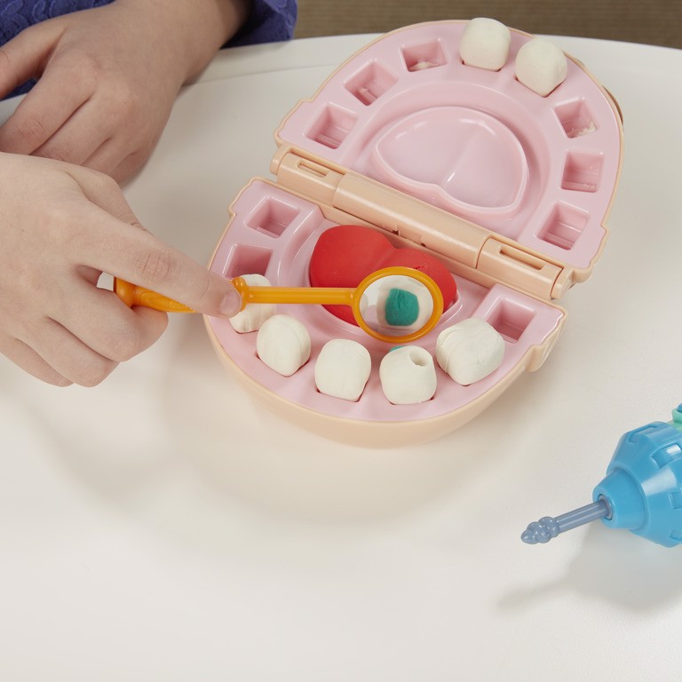 Bộ đồ chơi đất nặn bác sĩ khám răng vui vẻ PLAY-DOH (TN)