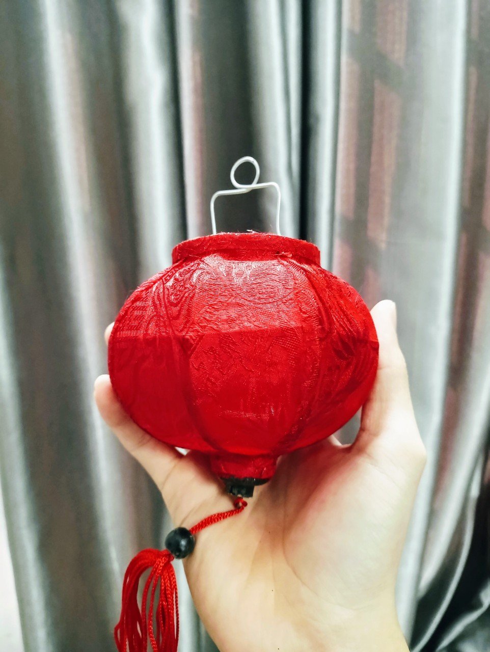 Lồng đ&egrave;n Hội An trang tr&iacute; - Tr&ograve;n Đỏ