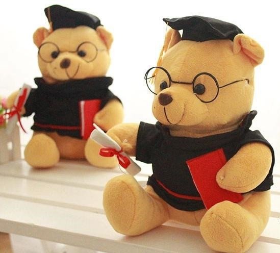 Gấu bông tốt nghiệp đeo kính