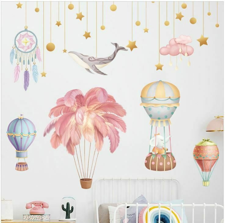 Decal dán tường khinh khí cầu sắc màu