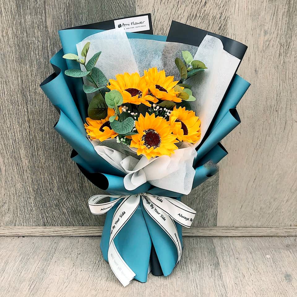 Bó 5 hoa hướng dương sáp