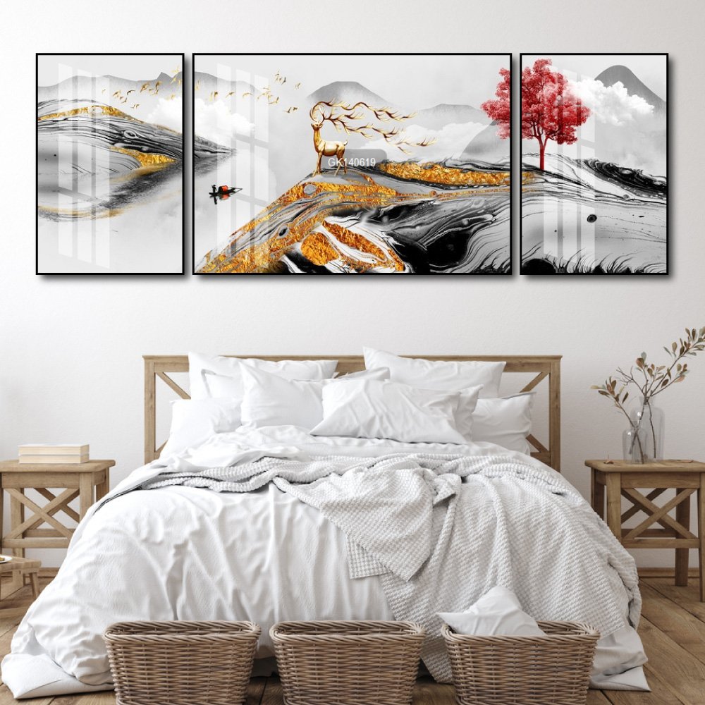 Tranh Treo Tường Hươu Vàng Và Núi Non