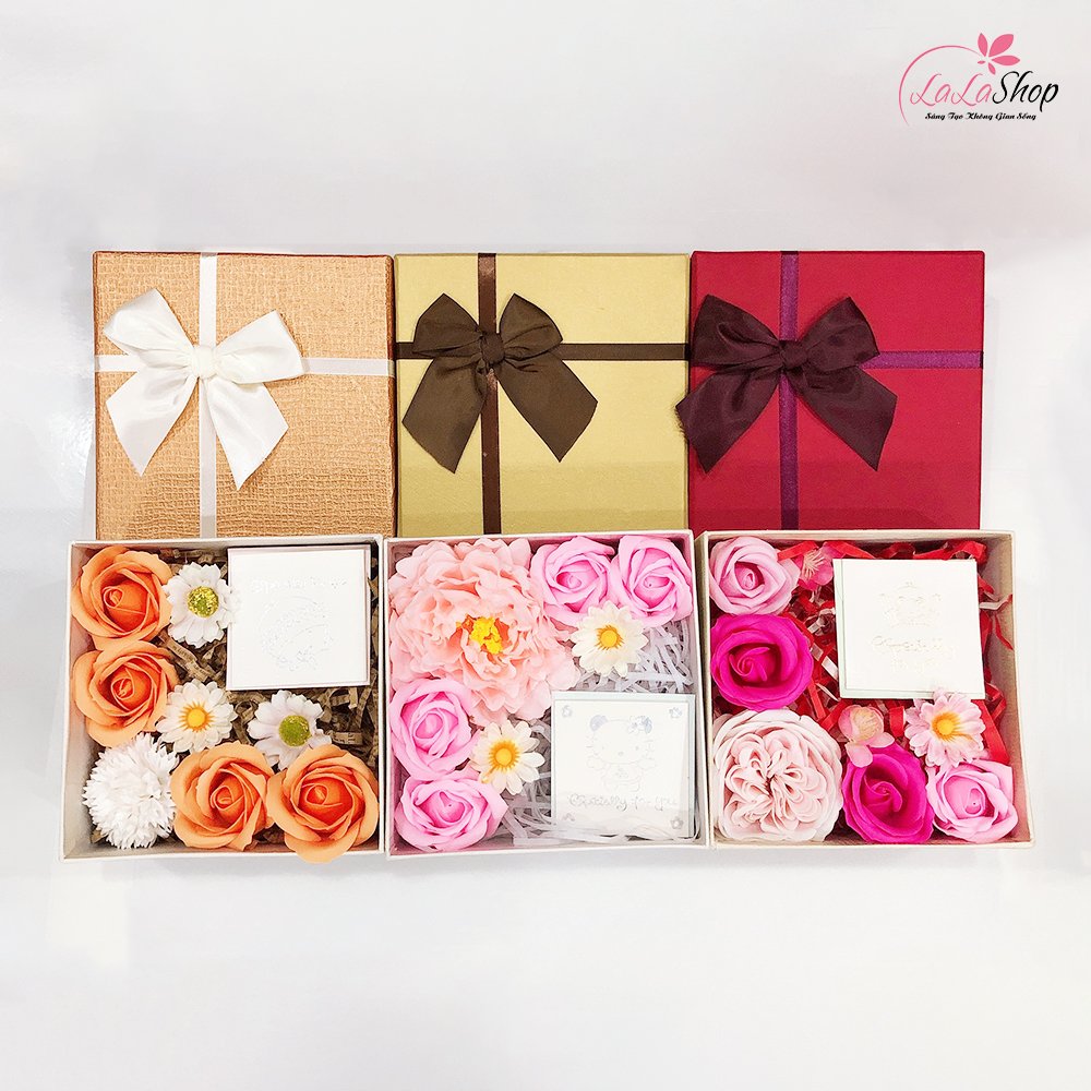 Set Hộp Quà Tặng Sắc Màu Yêu Thương Kèm Hoa
