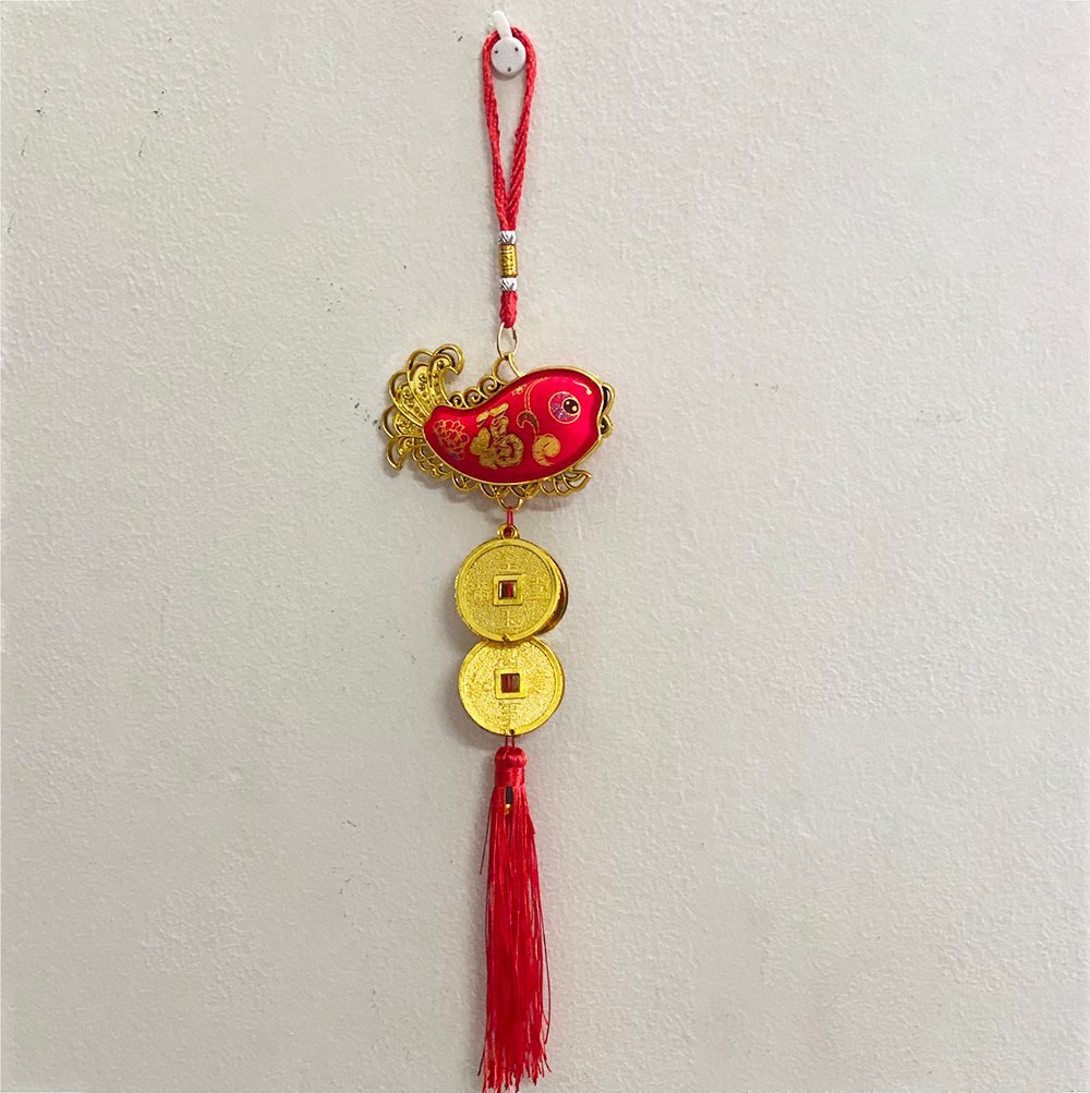 Dây lộc treo cá chép và xu vàng trang trí tết