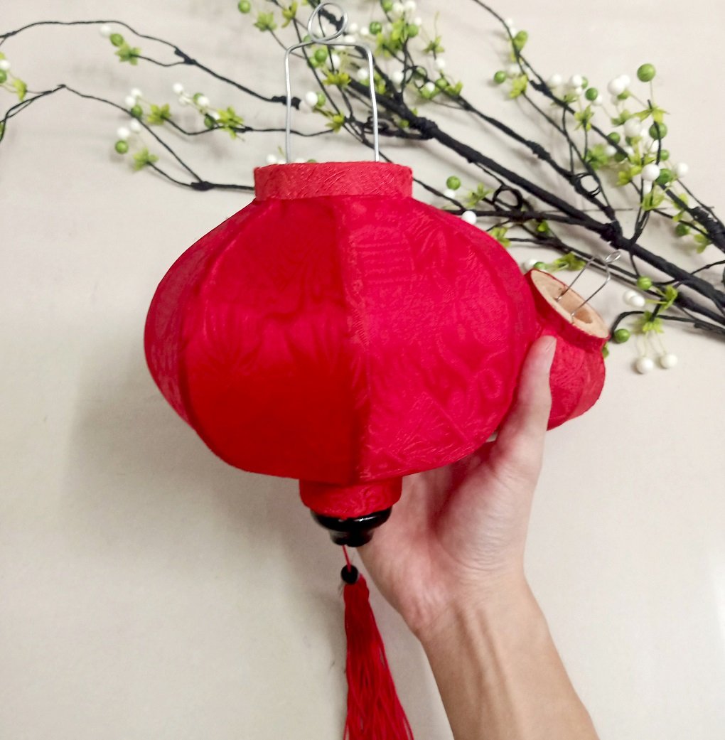 Lồng đ&egrave;n Hội An trang tr&iacute; - Tr&ograve;n Đỏ