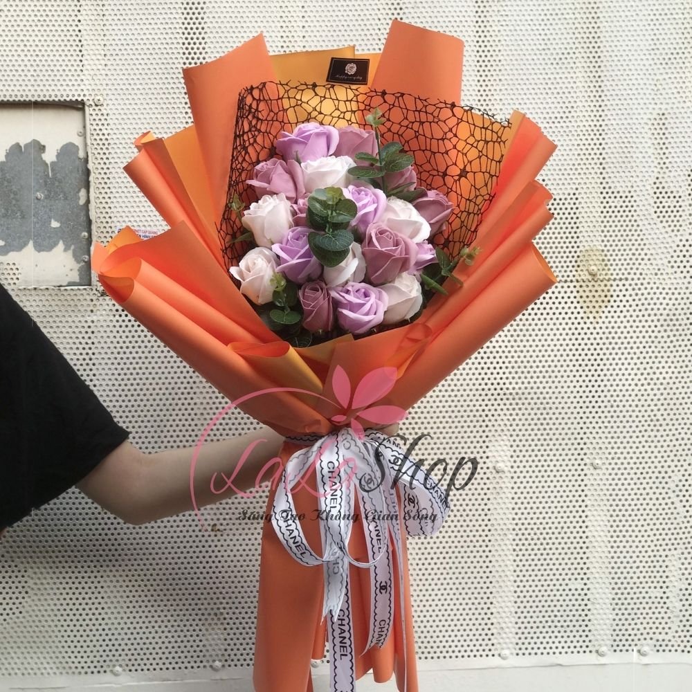 Bó hoa hồng sáp yêu thương đong đầy 18 bông 3 màu cao cấp
