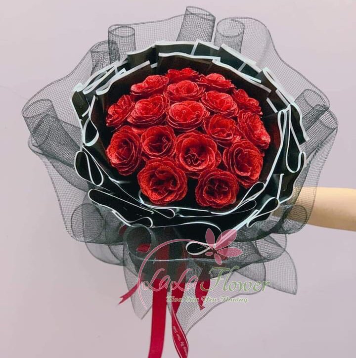 Bó hoa hồng nhũ kim tuyến sáp thơm phối lưới cứng