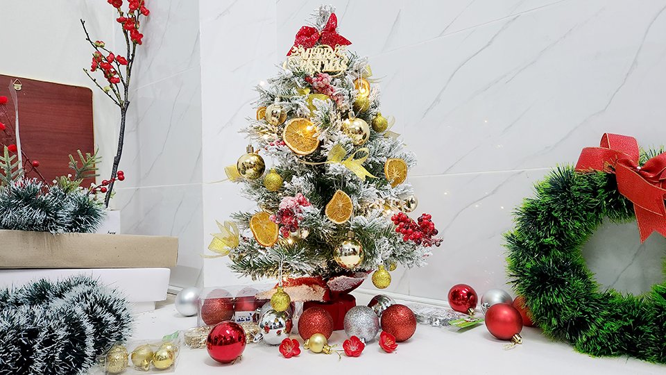 Mẫu cây thông Noel đẹp và bán chạy nhất 2022 tại Lala