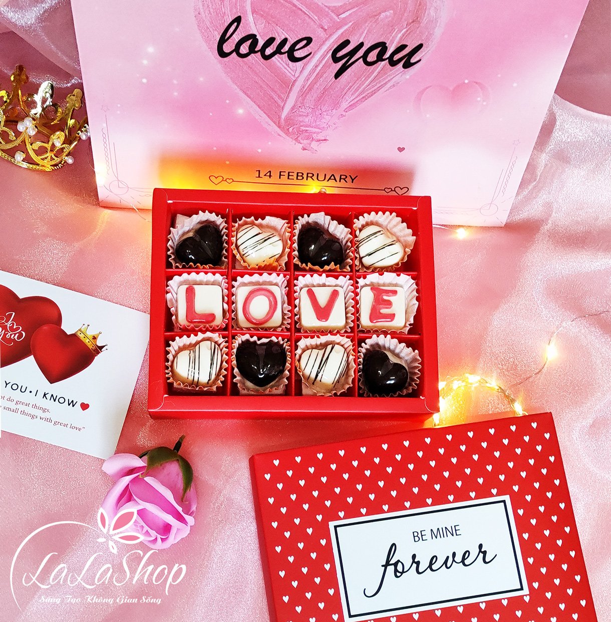Hộp Socola 12 viên quà tặng Valentine ấm áp chữ love