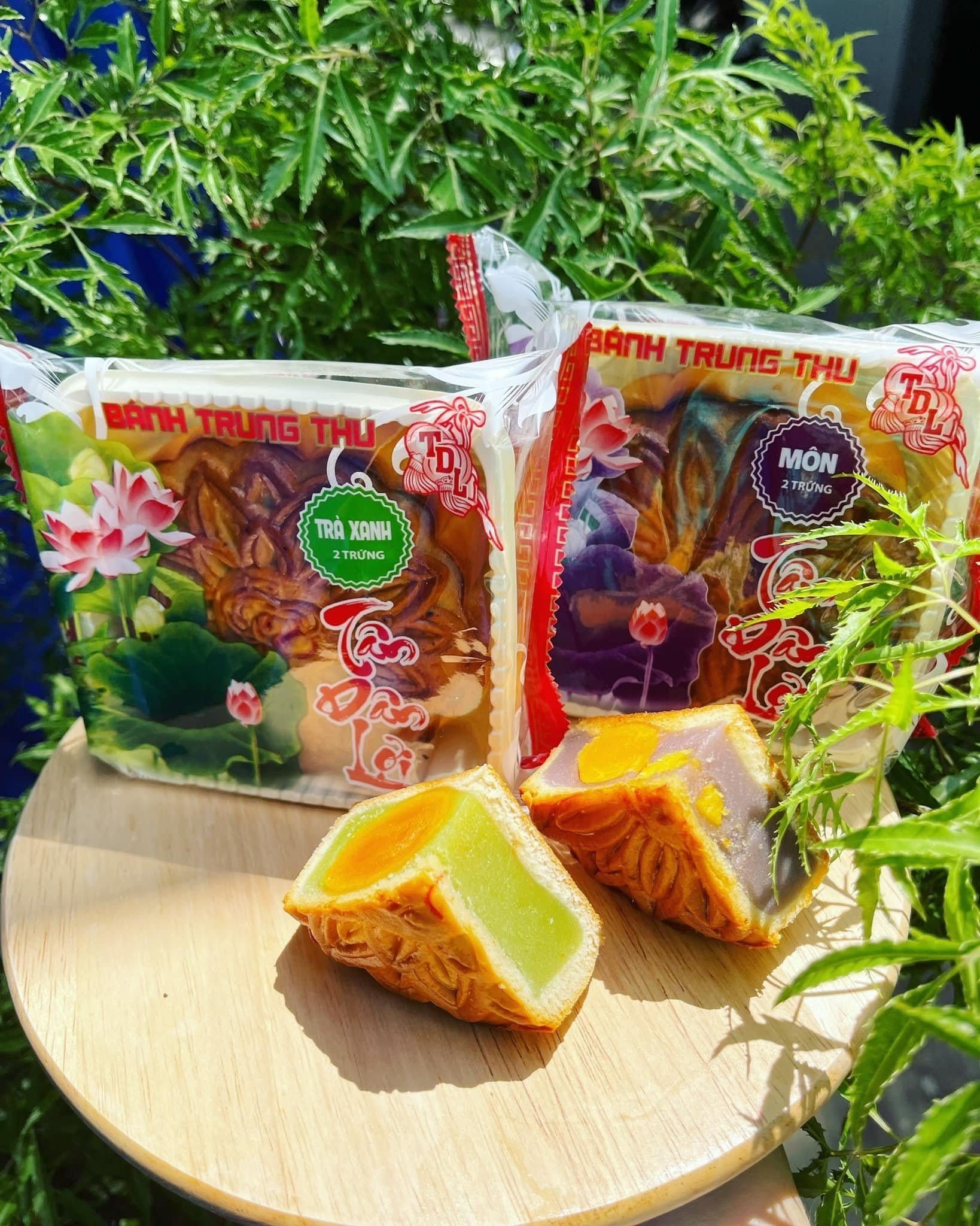 Bánh trung thu nhân trà xanh 2 trứng 200G Bánh Tân Dân Lợi