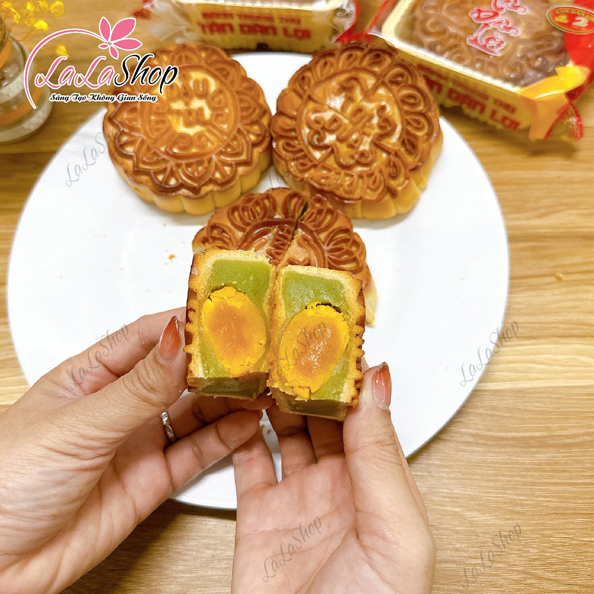 Bánh trung thu nhân trà xanh 2 trứng 200G Bánh Tân Dân Lợi