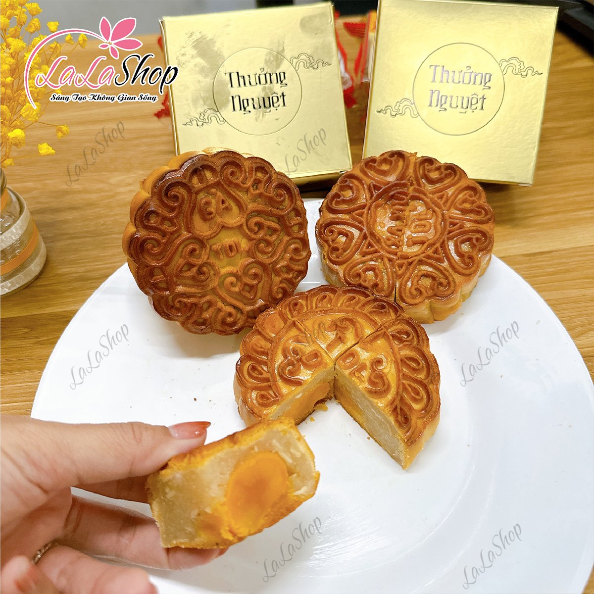 Bánh trung thu nhân sữa dừa 2 trứng 200G Bánh Trung thu Tân Dân Lợi