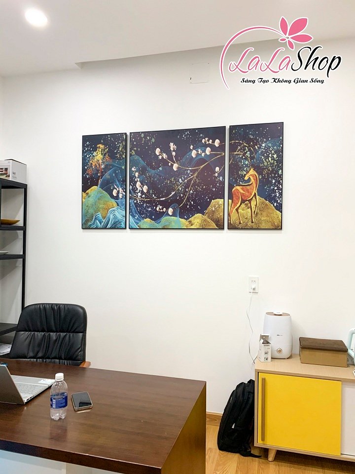 Tranh Treo Tường Nghệ Thuật Hươu Vàng Khoe Sắc