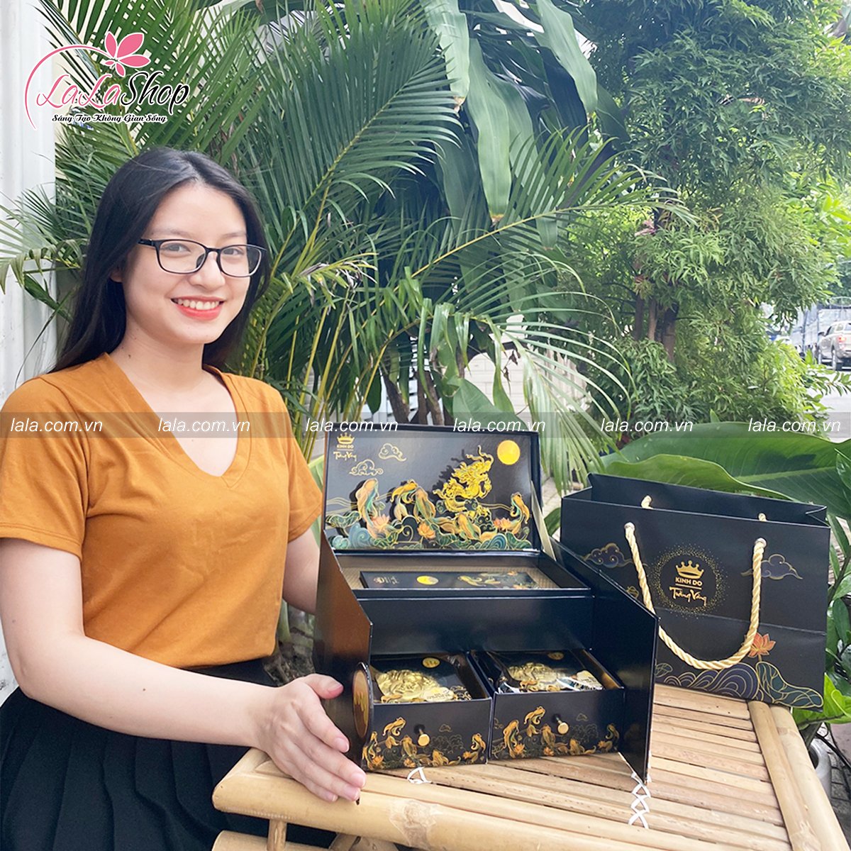 B&aacute;nh Trung Thu Kinh Đ&ocirc; Trăng V&agrave;ng Black Gold Thượng Hạng Hộp 2 B&aacute;nh