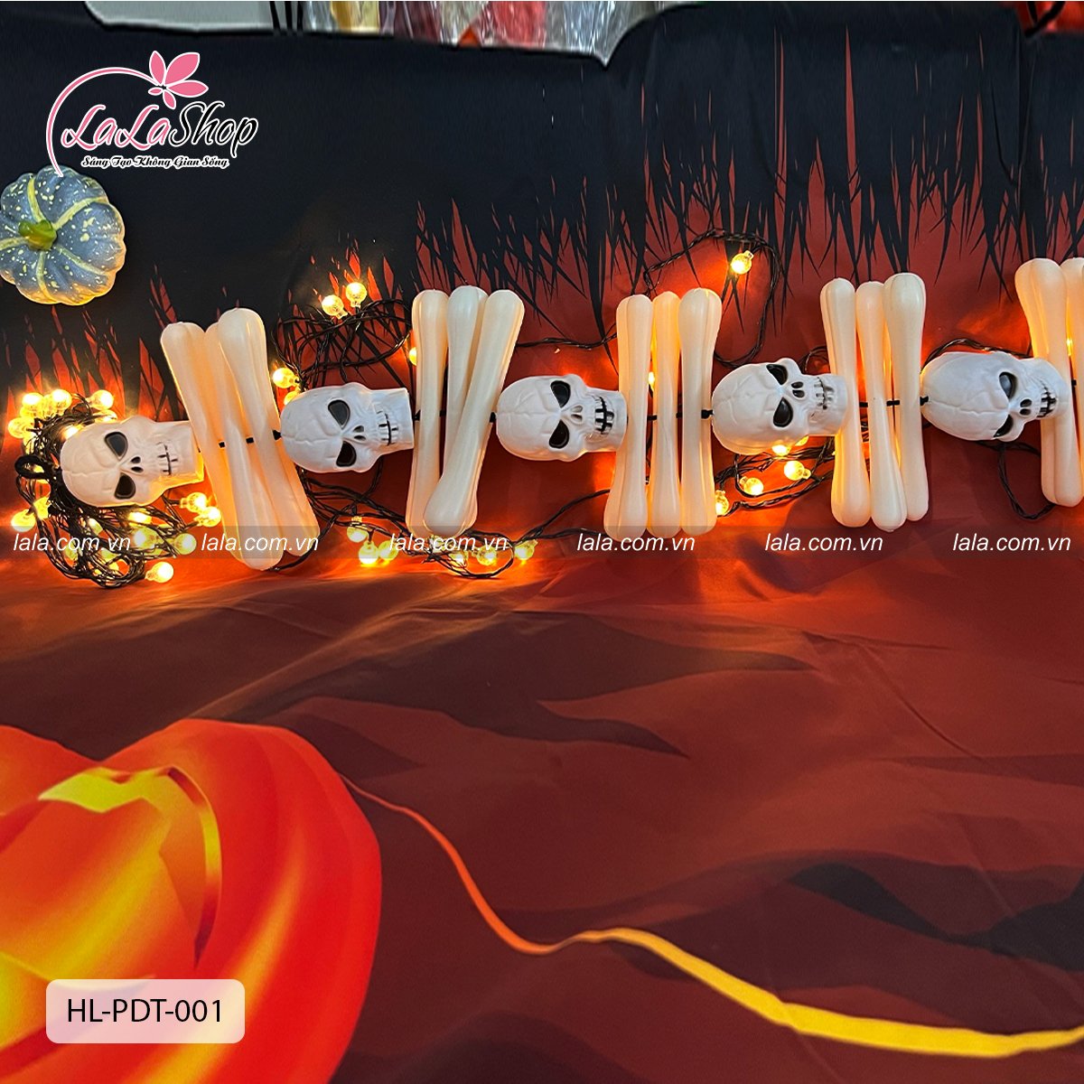 Dây treo đầu lâu và xương người - phụ kiện trang trí Halloween 95cm