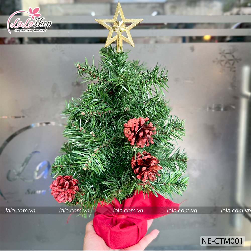 C&acirc;y th&ocirc;ng noel mini m&agrave;u xanh gắn tr&aacute;i th&ocirc;ng