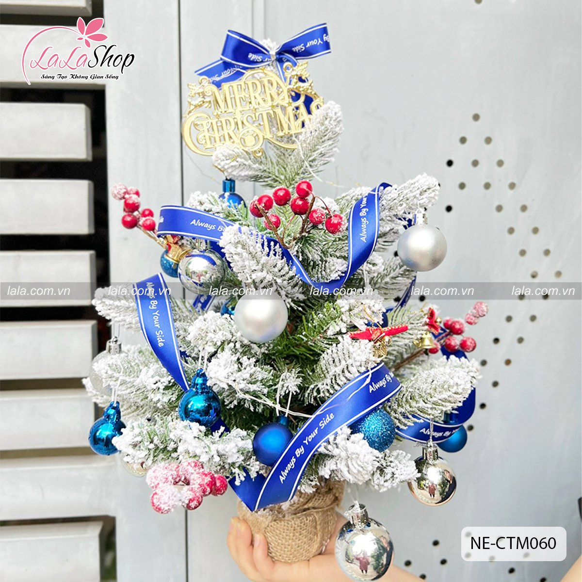 Cây thông mini m5 phủ tuyết 45cm màu xanh full phụ kiện kèm đèn led