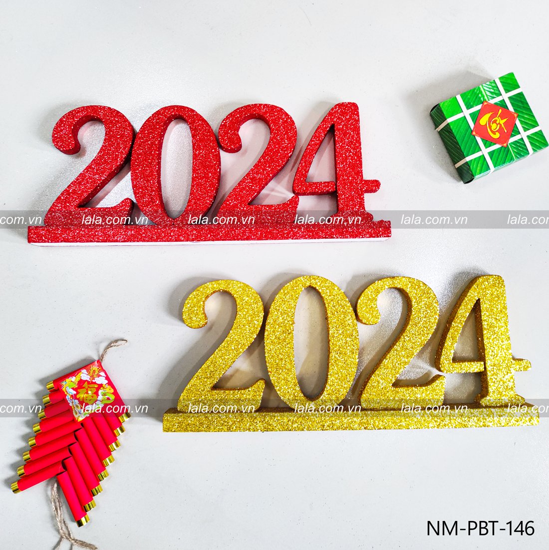 Mô hình năm mới số 2024 đỏ kim tuyến trang trí tết