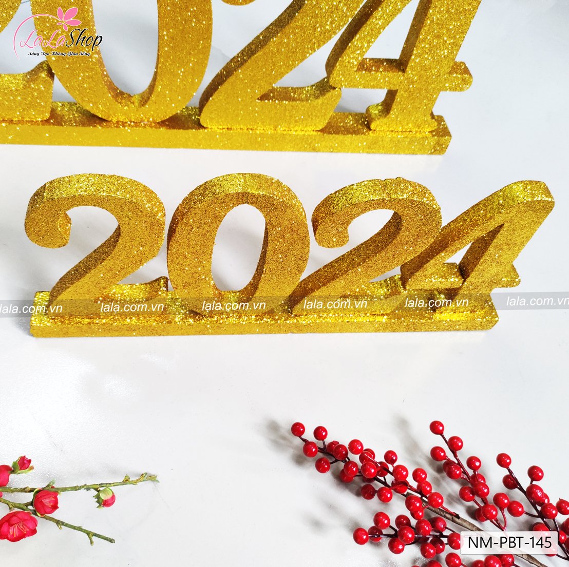 Mô hình năm mới số 2024 vàng lớn trang trí tết