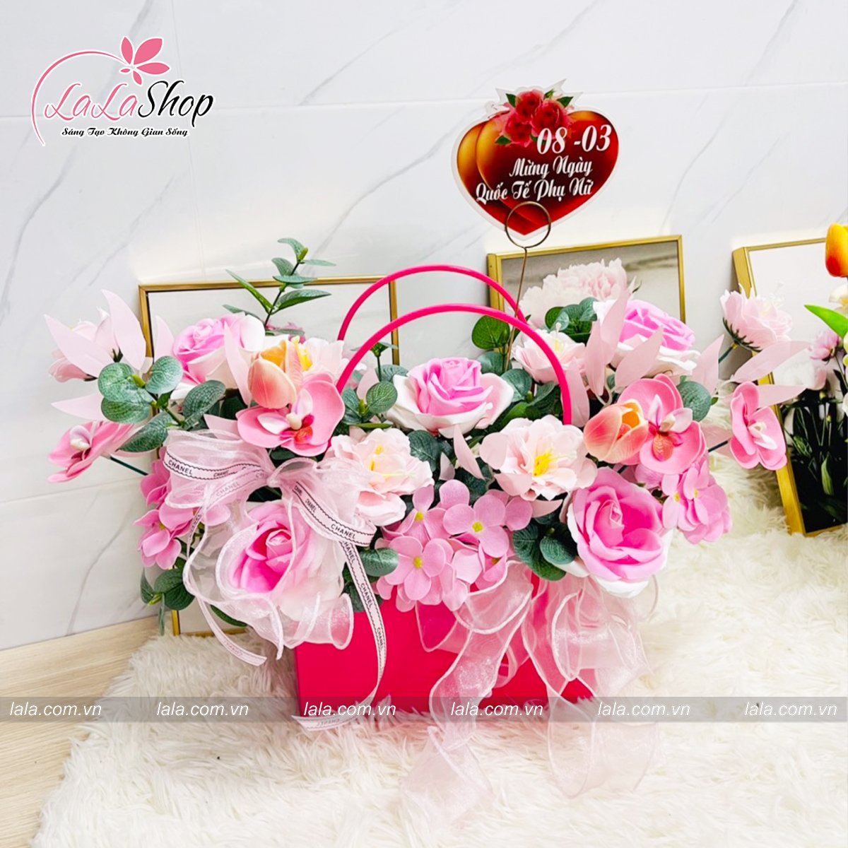 Giỏ hoa sáp để bàn nhẹ nhàng yêu thương mẫu 877