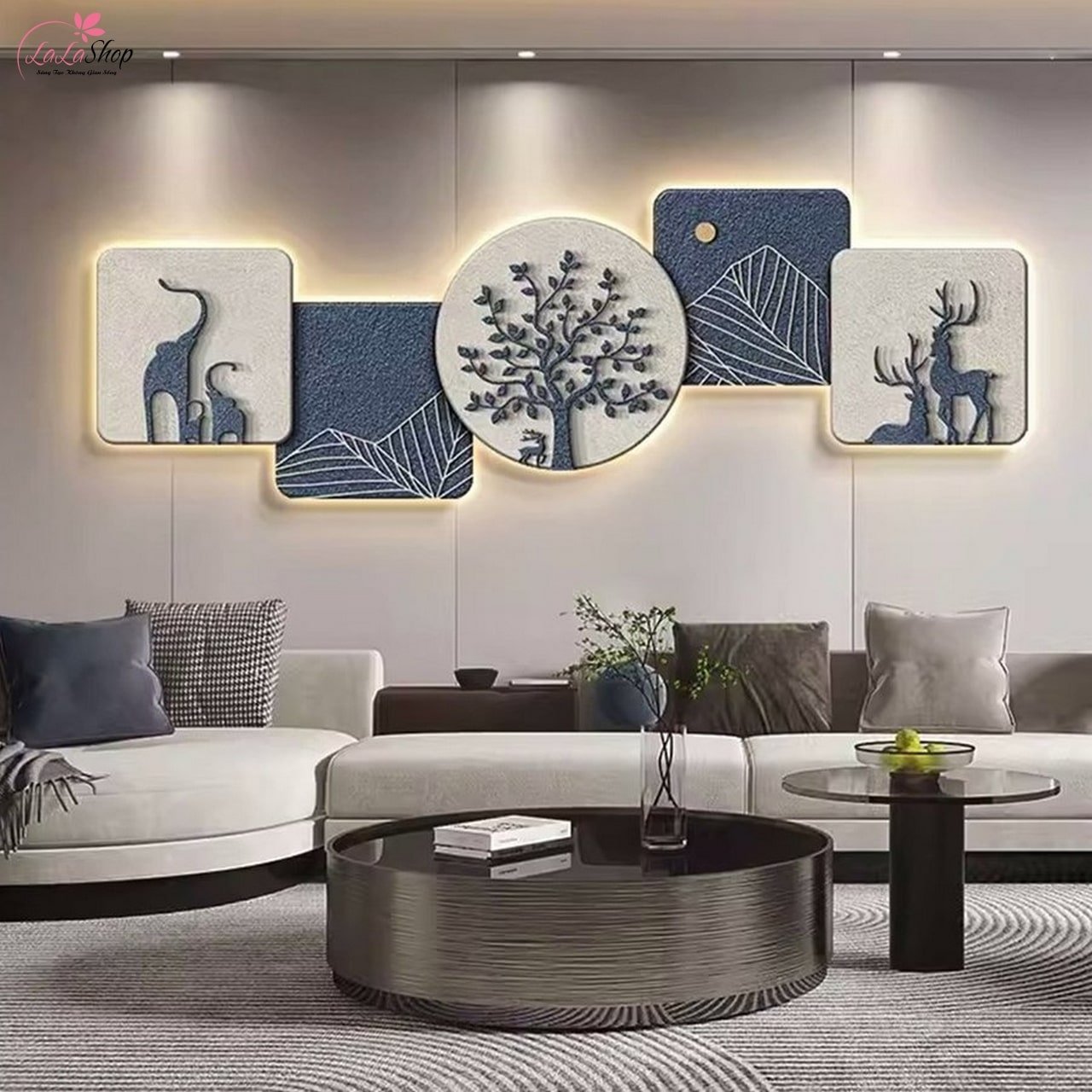 Tranh đ&egrave;n led tr&aacute;ng gương thường d&ugrave;ng để trang tr&iacute; ph&ograve;ng kh&aacute;ch