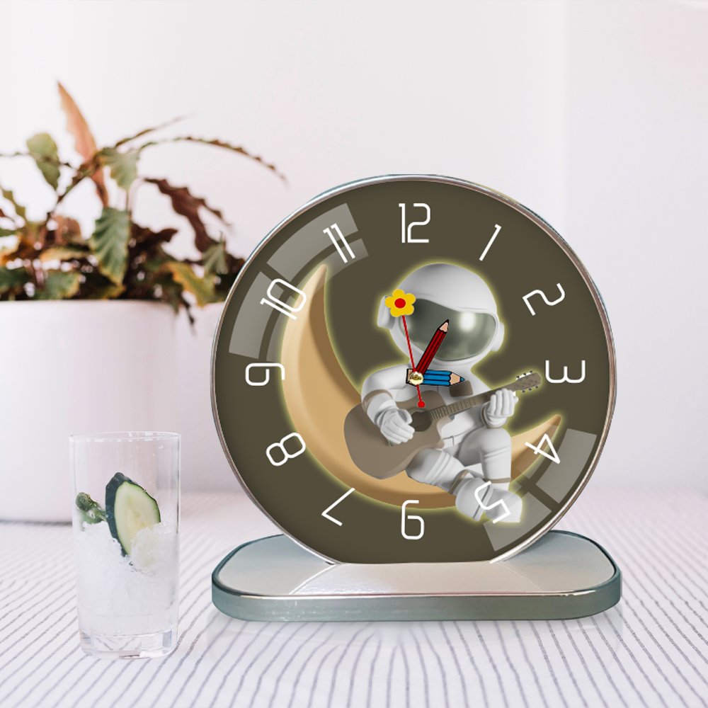 Tranh Đồng Hồ Để Bàn Phi Hành Gia Và Ánh Trăng Vàng Nghệ Thuật