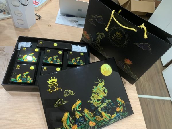 Bánh trung thu Kinh Đô Trăng Vàng Black And Gold Kim Cương Hộp 6 Bánh