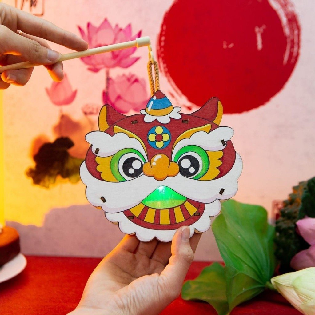 Lồng Đ&egrave;n Trung Thu Bằng Gỗ Chu L&acirc;n Nguyệt Quang C&oacute; Đ&egrave;n