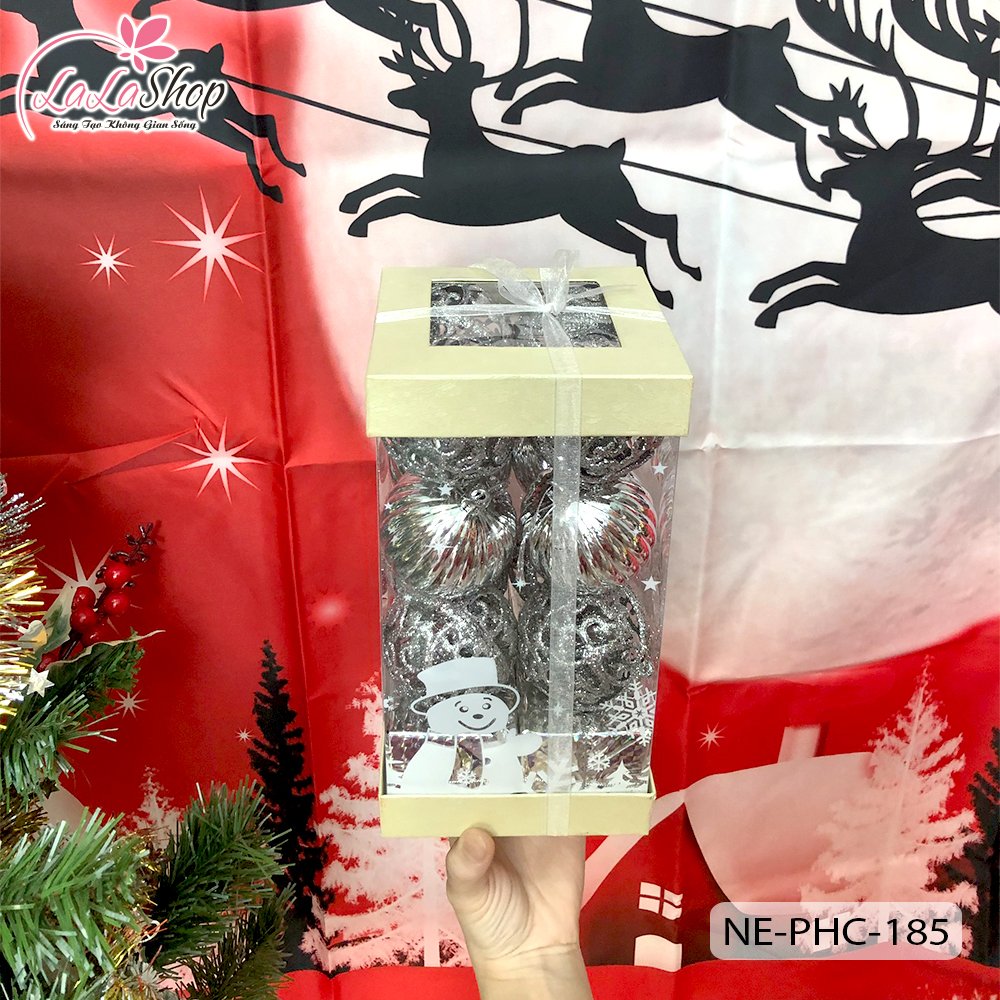 Hộp 12 quả châu đỏ 6cm và 4 hộp quà nhiều màu sắc lung linh trang trí noel