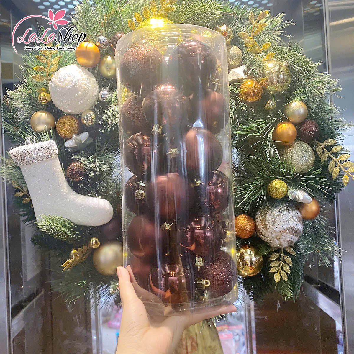 Hộp 24 Quả Ch&acirc;u Trang Tr&iacute; Noel 6cm 3 họa tiết cao cấp