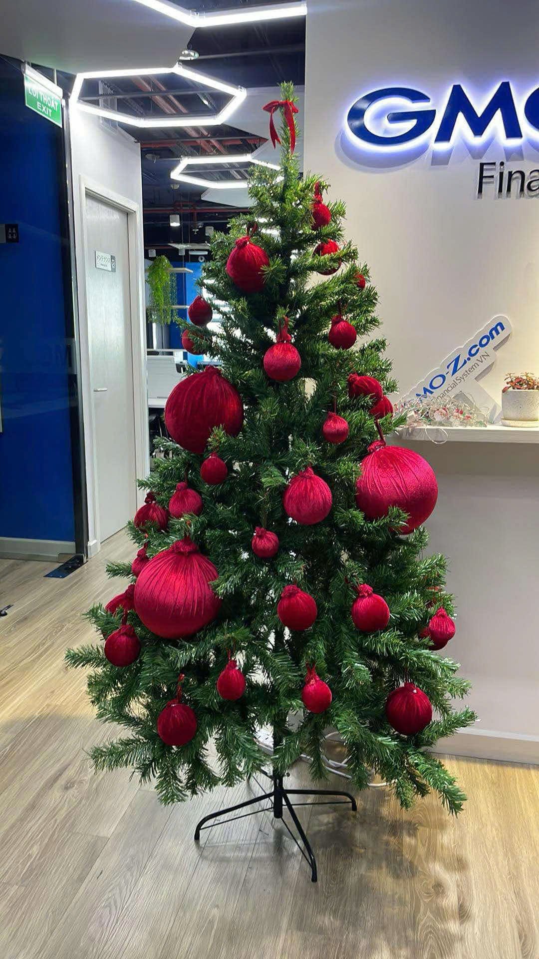 Quả Châu Nhung Đỏ Phụ Kiện Trang Trí Cây Thông Noel