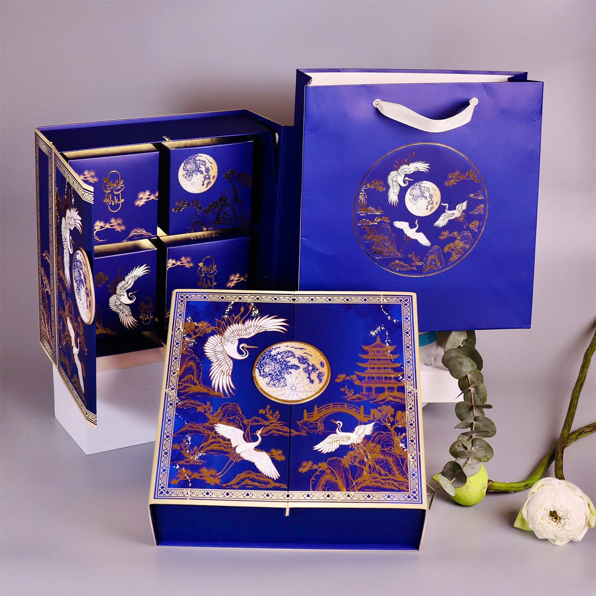 Hộp 4 B&aacute;nh Trung Thu T&acirc;n D&acirc;n Lợi Thi&ecirc;n Hạc Minh Nguyệt