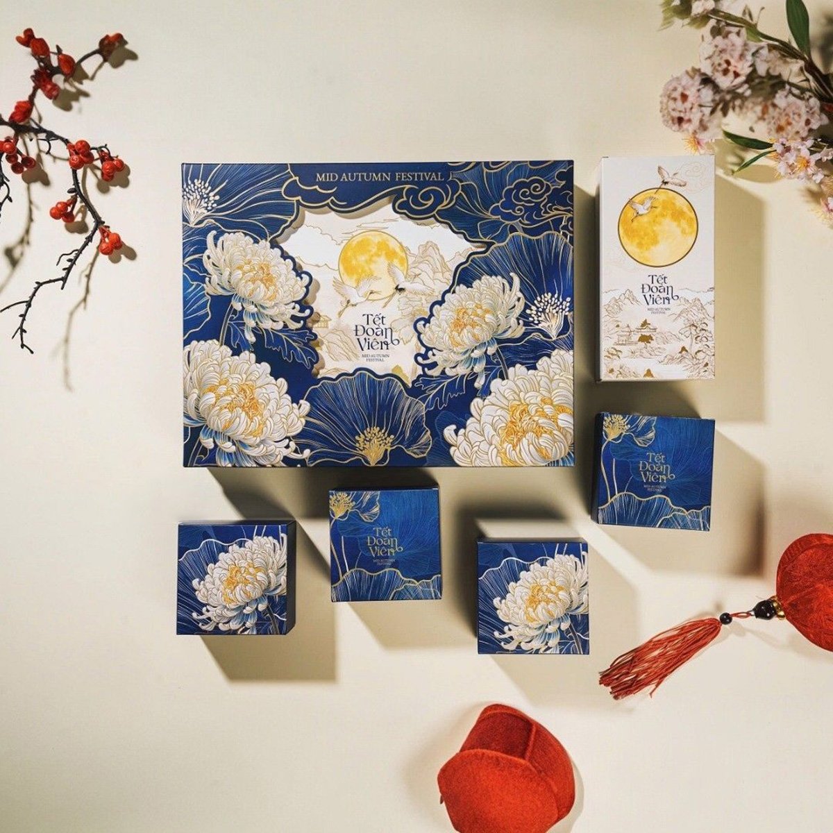 Hộp 4 B&aacute;nh Trung Thu T&acirc;n D&acirc;n Lợi Minh Nguyệt Khai Hoa
