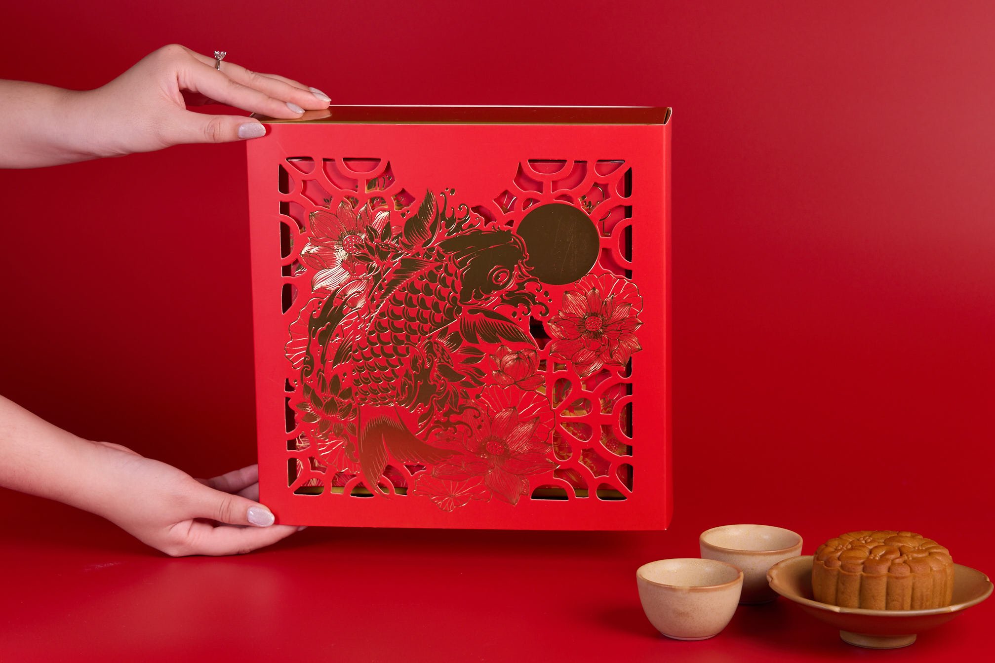 Hộp 4 B&aacute;nh Trung Thu T&acirc;n D&acirc;n Lợi Ngư Hoa Minh Nguyệt