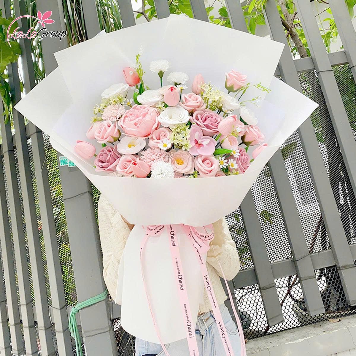 B&oacute; hoa s&aacute;p thơm sắc hồng xinh xắn