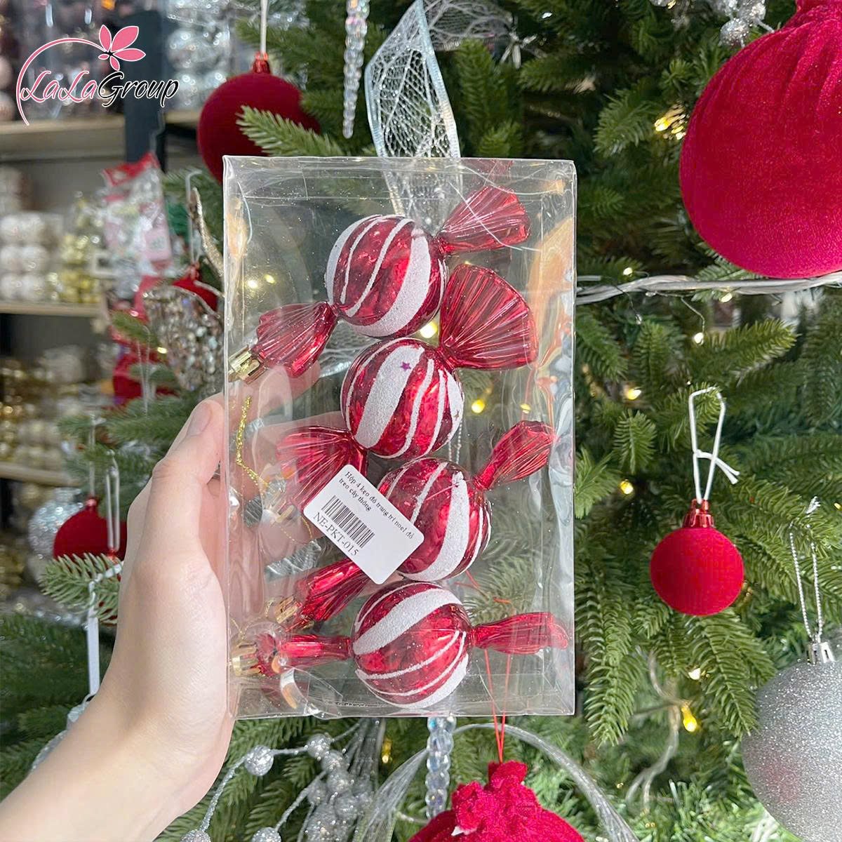 Hộp 4 kẹo đỏ trang trí noel đồ treo cây thông (Giao Ngẫu Nhiên)