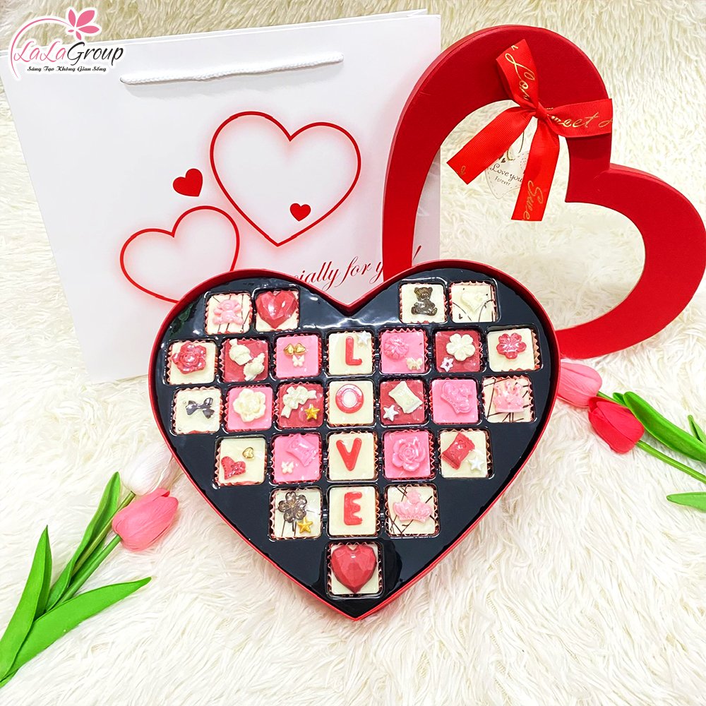 Hộp Socola tình yêu 27 viên cao cấp chữ love