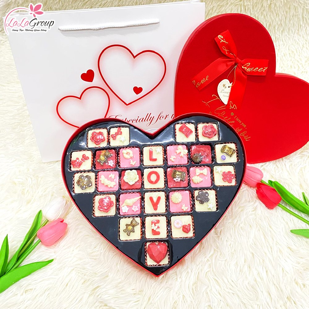 Hộp Socola tình yêu 27 viên cao cấp chữ love