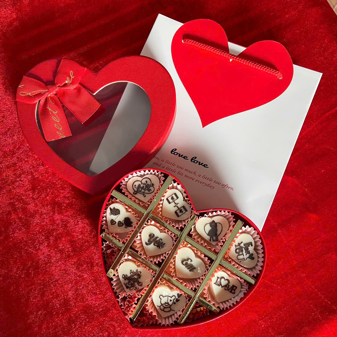 Hộp Socola 10 vi&ecirc;n qu&agrave; tặng Valentine ấm &aacute;p