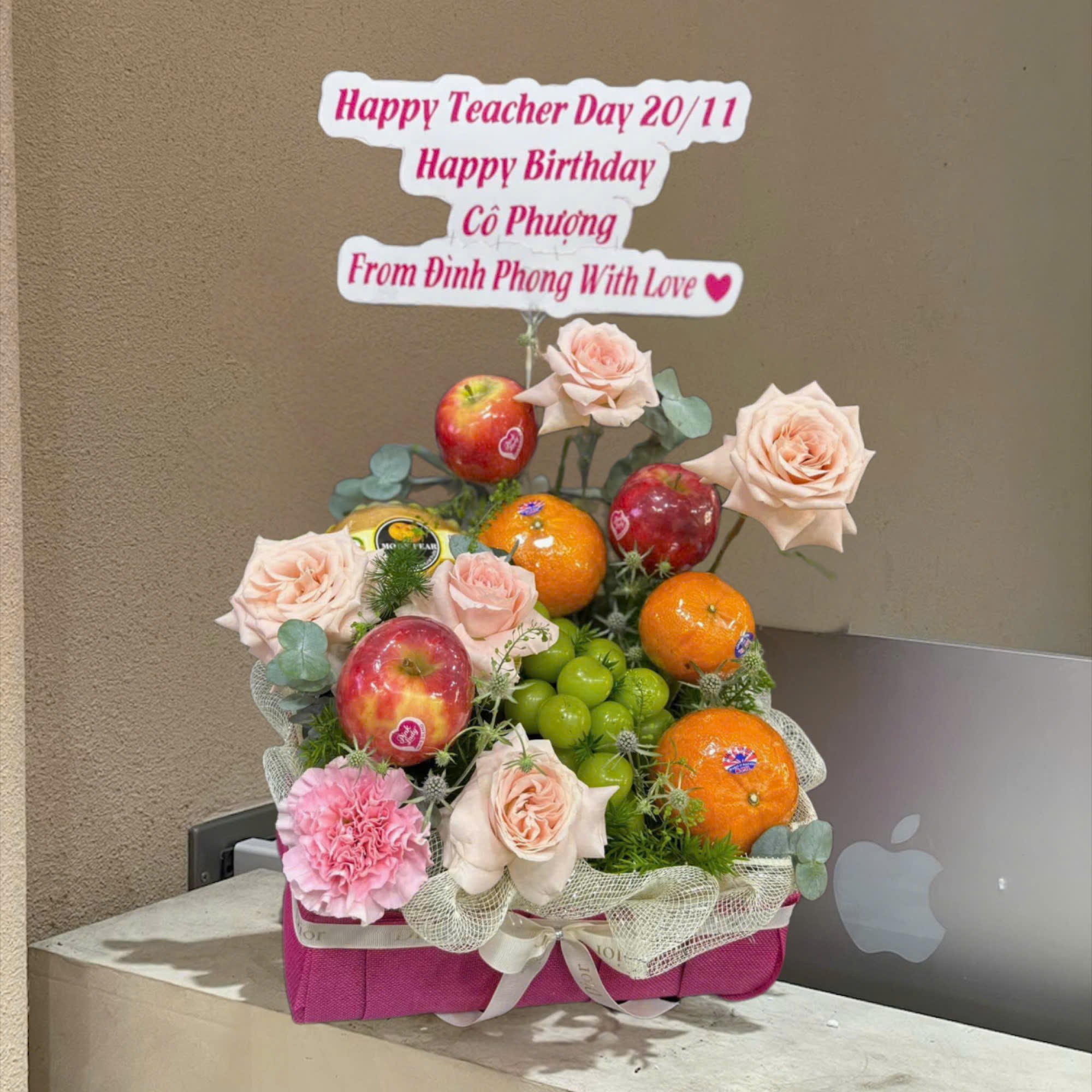 Giỏ Quà Tặng Trái Cây Nhập Khẩu Mix Hoa Hồng Quà Tặng Ý Nghĩa