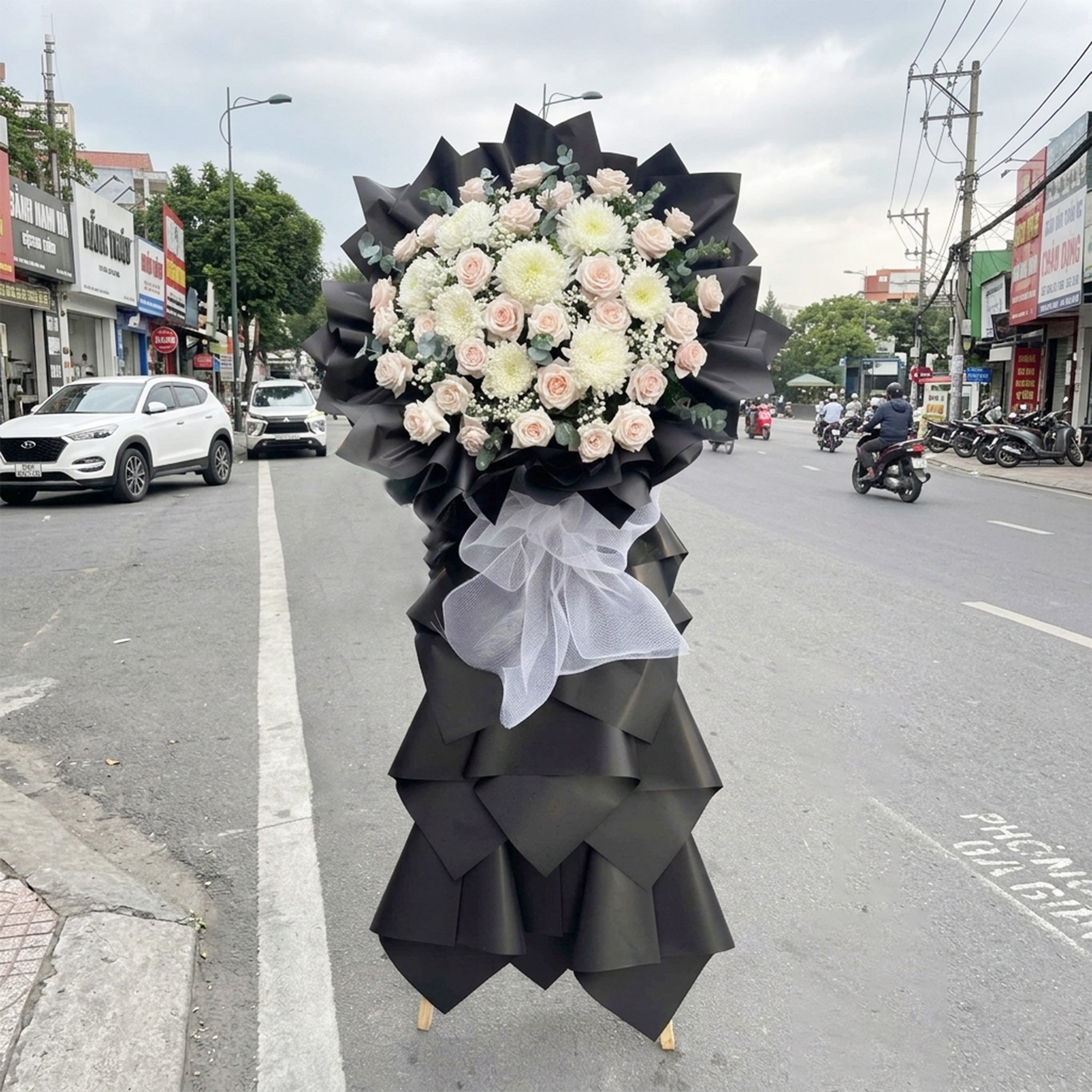 Kệ Hoa Chia Buồn