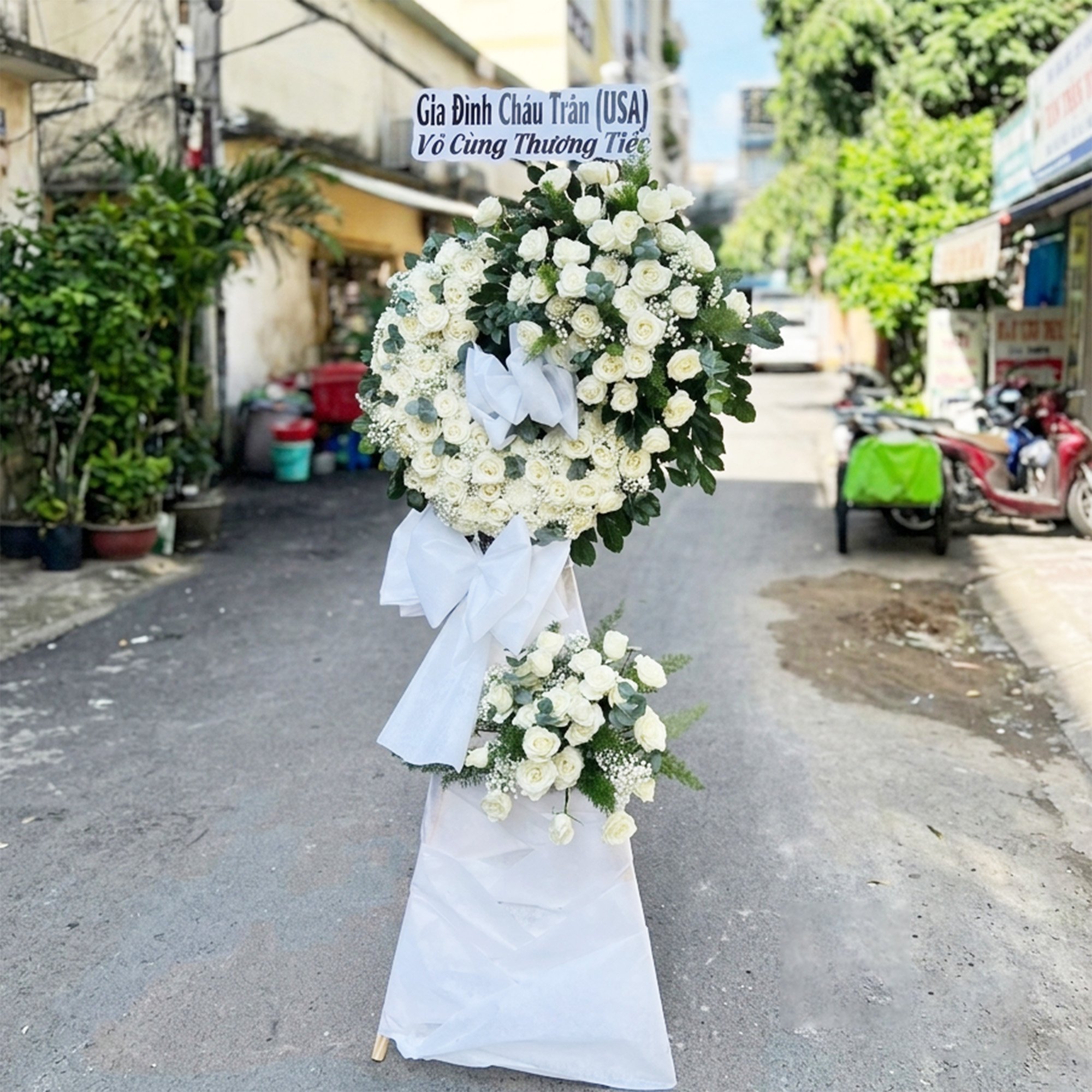 Kệ Hoa Chia Buồn