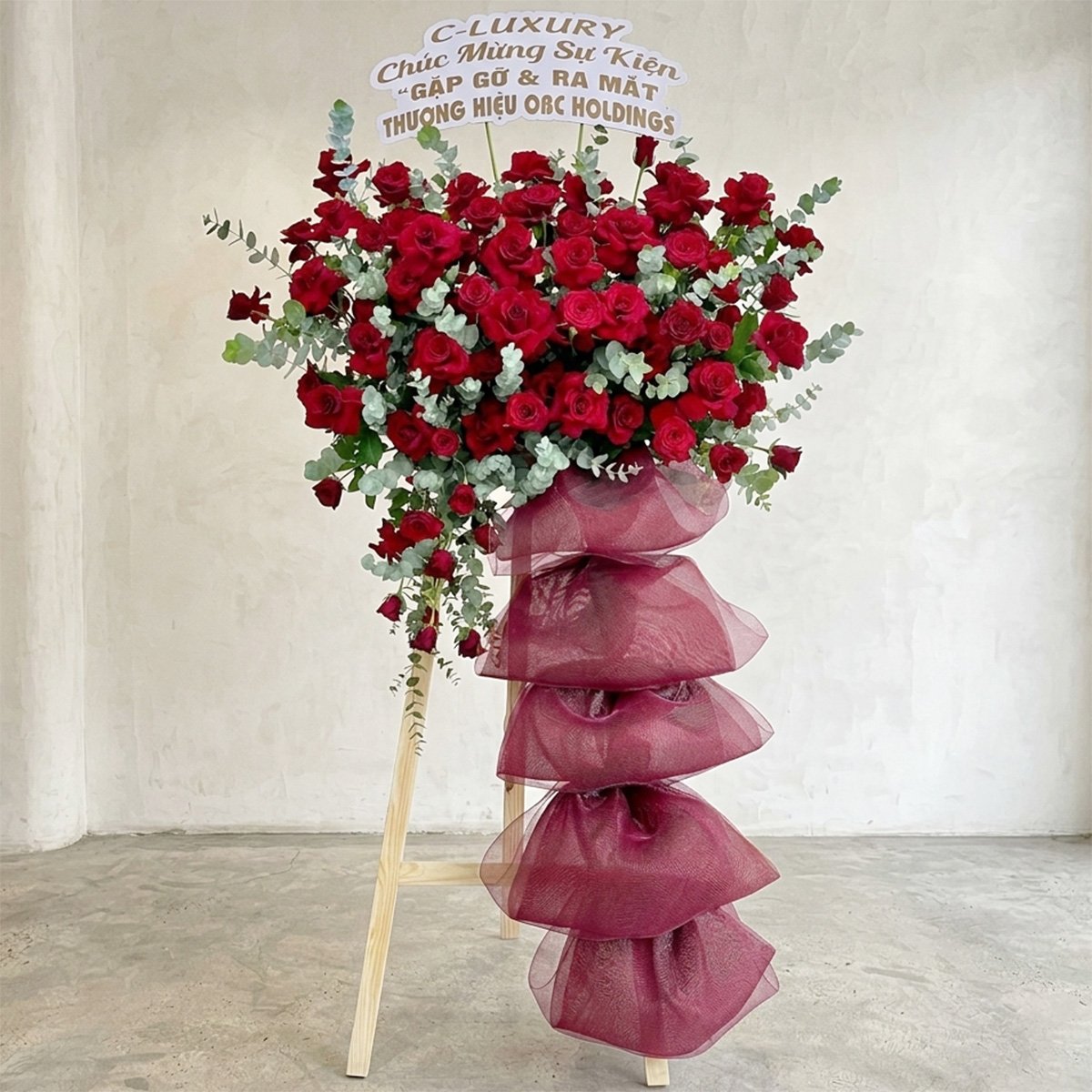 Kệ Hoa Ch&uacute;c Mừng Khai Trương Đại C&aacute;t Tone Đỏ Nổi Bật