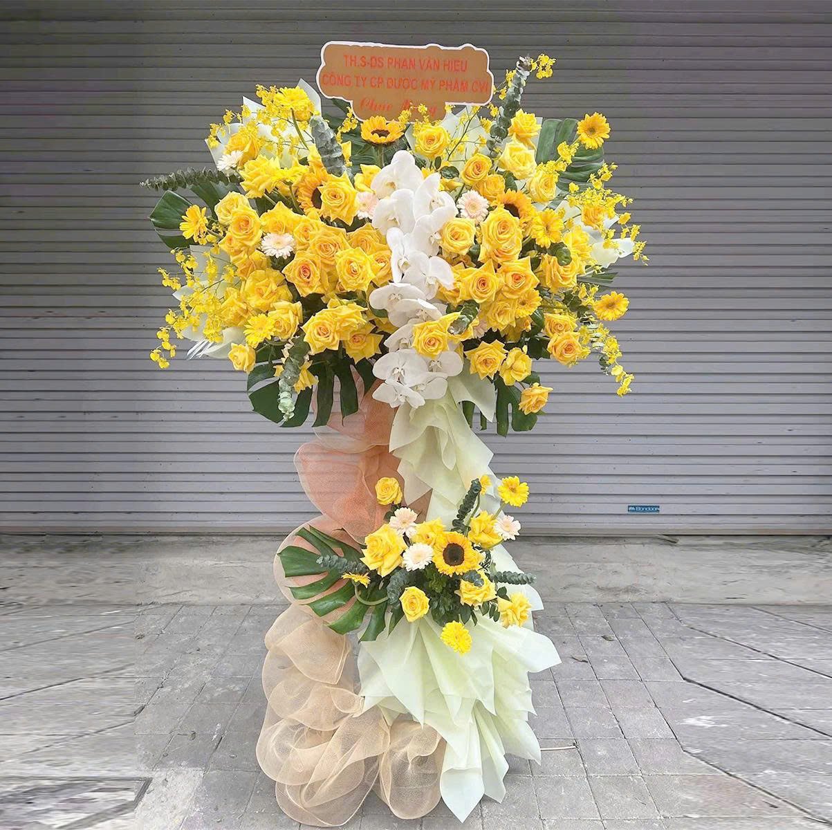 Kệ Hoa Ch&uacute;c Mừng Khai Trương 2 Tầng Hiện Đại Lộc V&agrave;ng Ph&uacute; Qu&yacute;