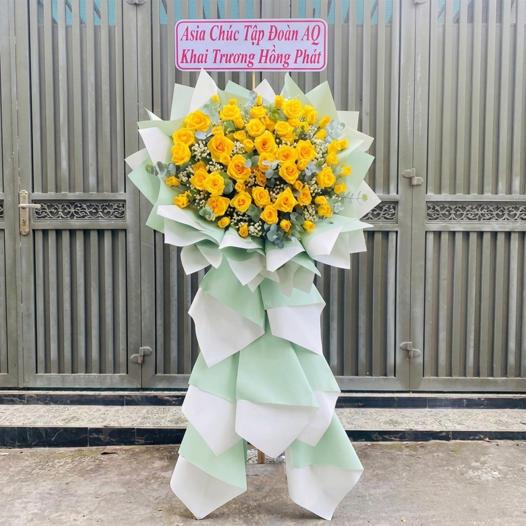 Kệ Hoa Khai Trương Hoa V&agrave;ng Mix Giấy Xanh Hiện Đại T&agrave;i Lộc An Khang