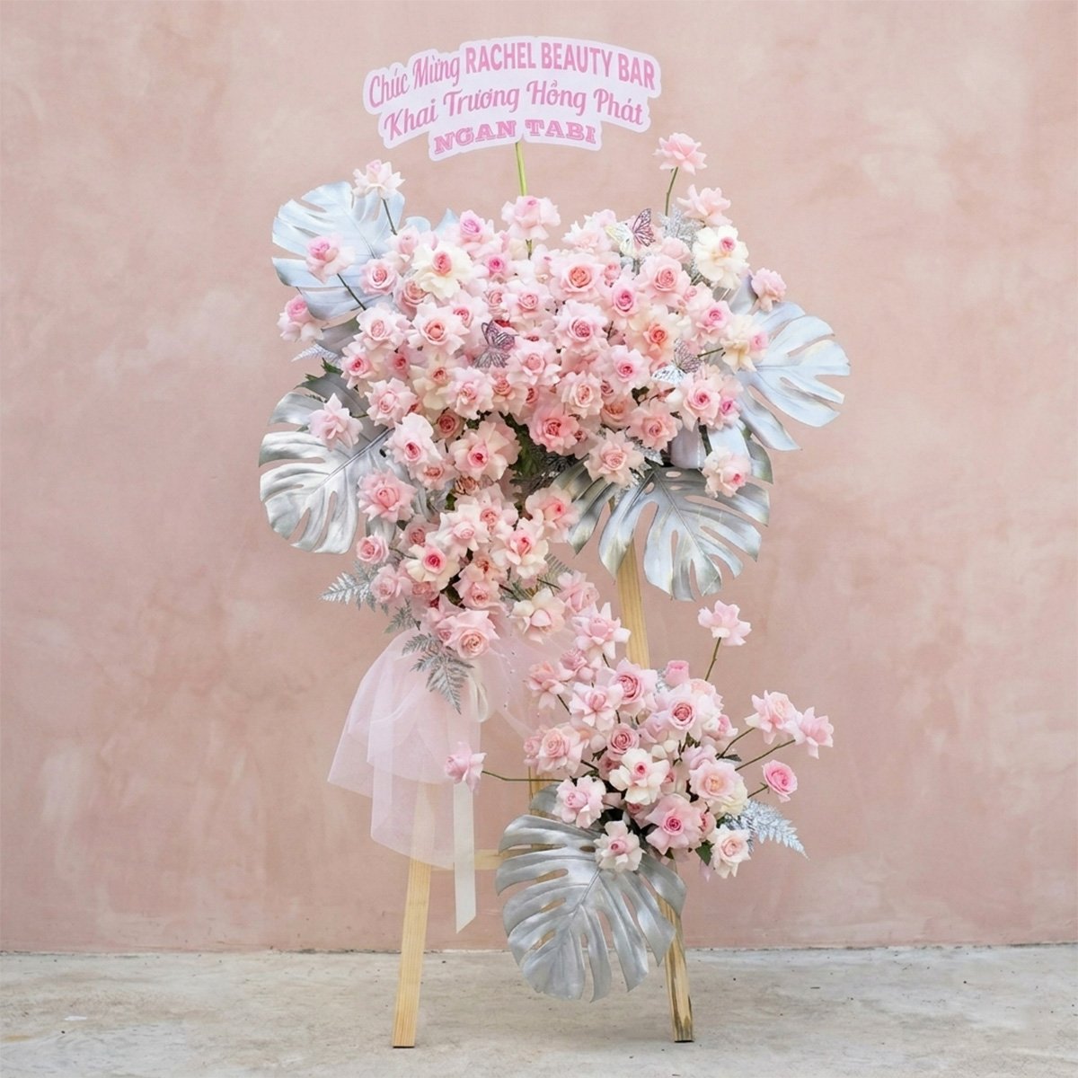 Kệ Hoa Mừng Khai Trương Sự Kiện Tone Hồng Nhẹ Nh&agrave;ng 2 Tầng Thanh Lịch