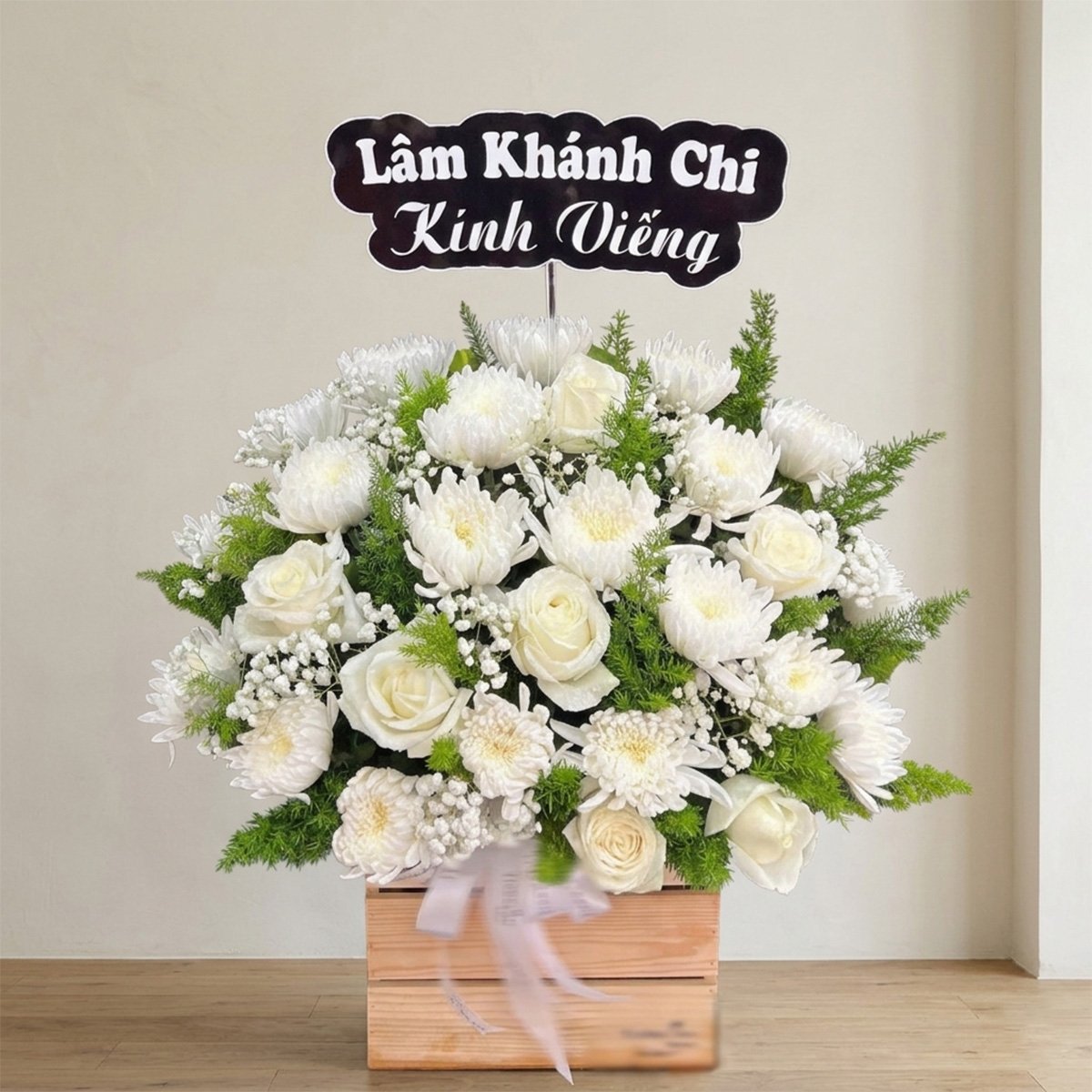 Chậu Hoa Chia Buồn Hoa Hồng Mix Hoa C&uacute;c Trắng Tinh Tế