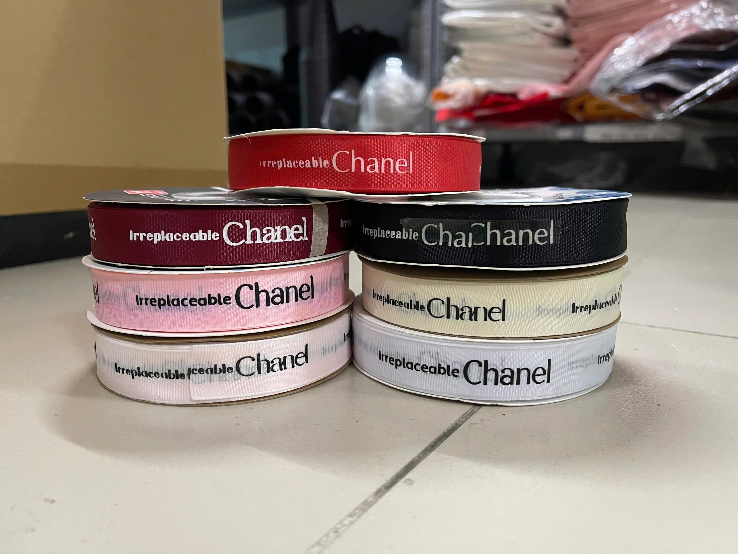 Cuộn ruy băng chữ nhiều m&agrave;u 2,5cm