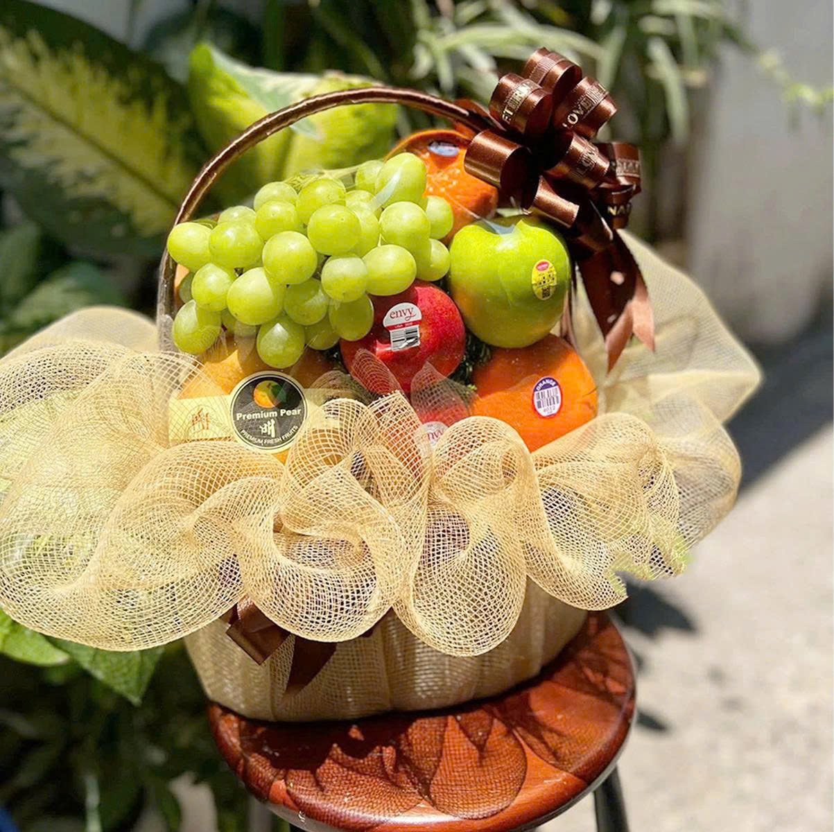 Giỏ Tr&aacute;i C&acirc;y Nhập Khẩu Qu&agrave; Tặng &Yacute; Nghĩa Cho Người Th&acirc;n Bạn B&egrave;