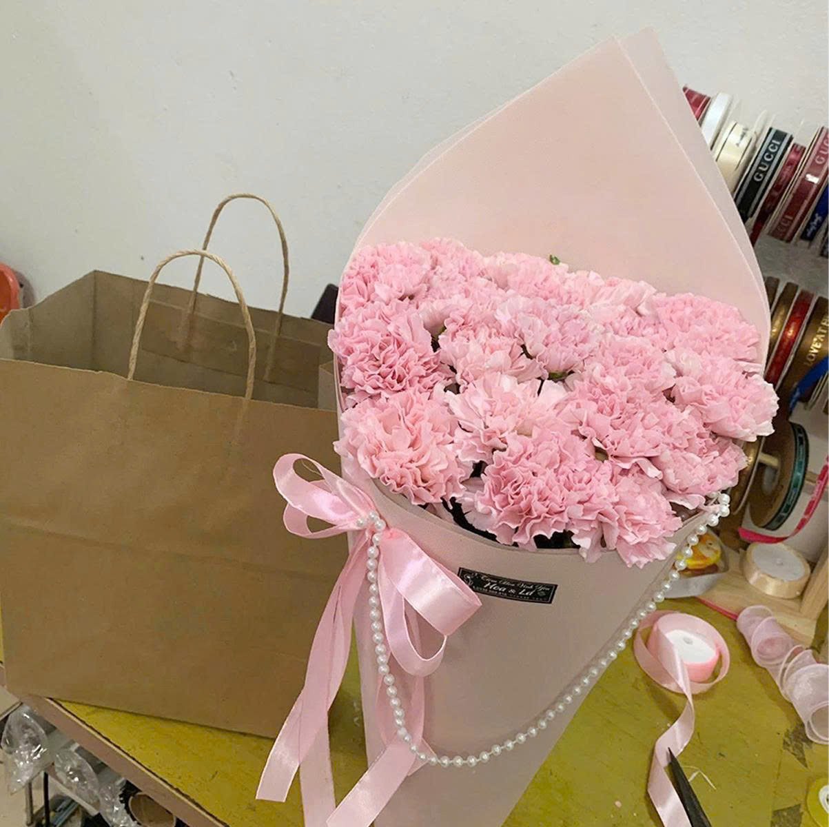 B&oacute; Hoa Cẩm Chướng Hồng Ngọt Ng&agrave;o Lời Y&ecirc;u Thương Ch&acirc;n Th&agrave;nh